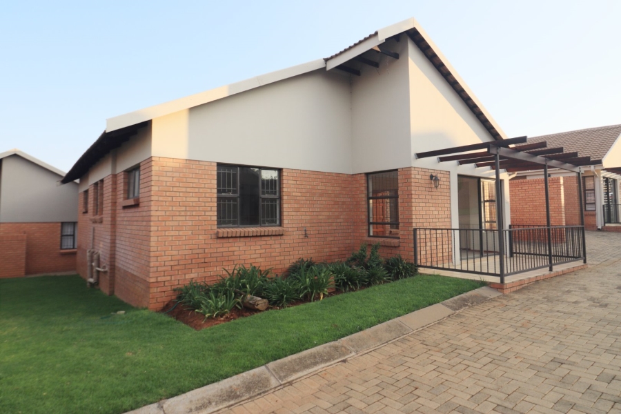 2 Bedroom Property for Sale in Langenhovenpark Free State